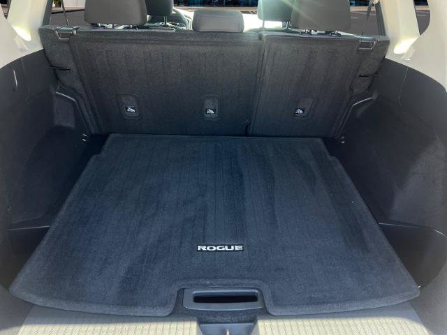 Used 2022 Nissan Rogue S FWD image 18