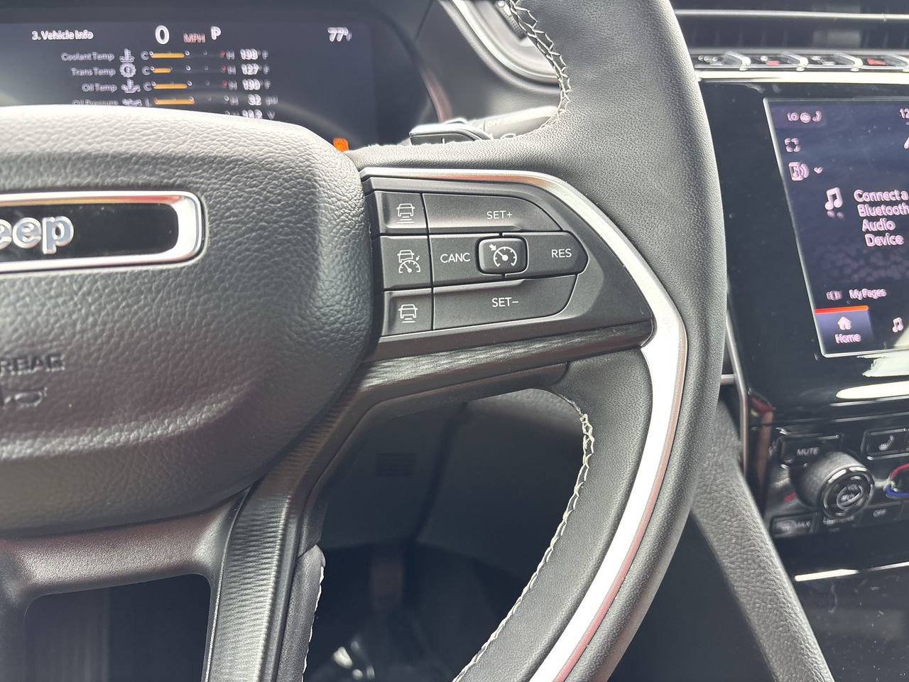Used 2025 Jeep Grand Cherokee Laredo X w/ Luxury Tech Group I RWD image 28