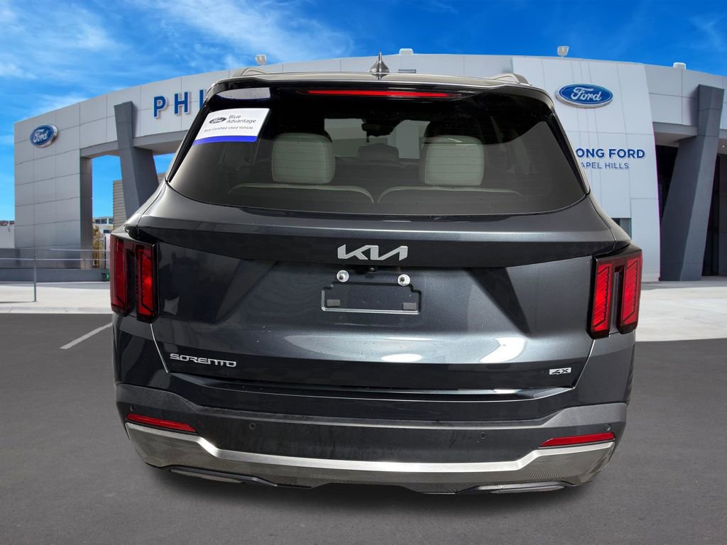 Used 2025 Kia Sorento S AWD/4WD image 4