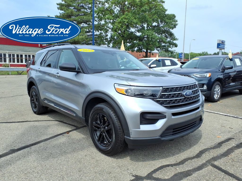 Certified 2023 Ford Explorer XLT w/ Class IV Trailer Tow Package AWD/4WD image 4