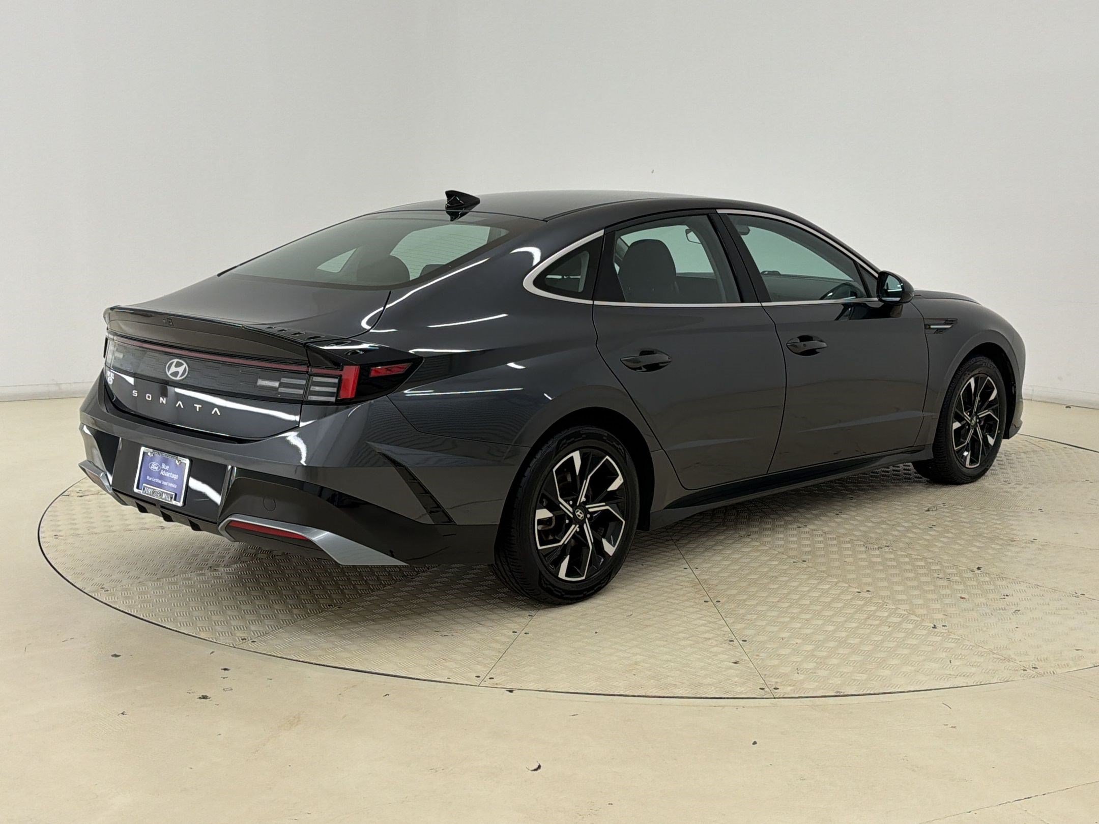 Used 2025 Hyundai Sonata SEL FWD image 9