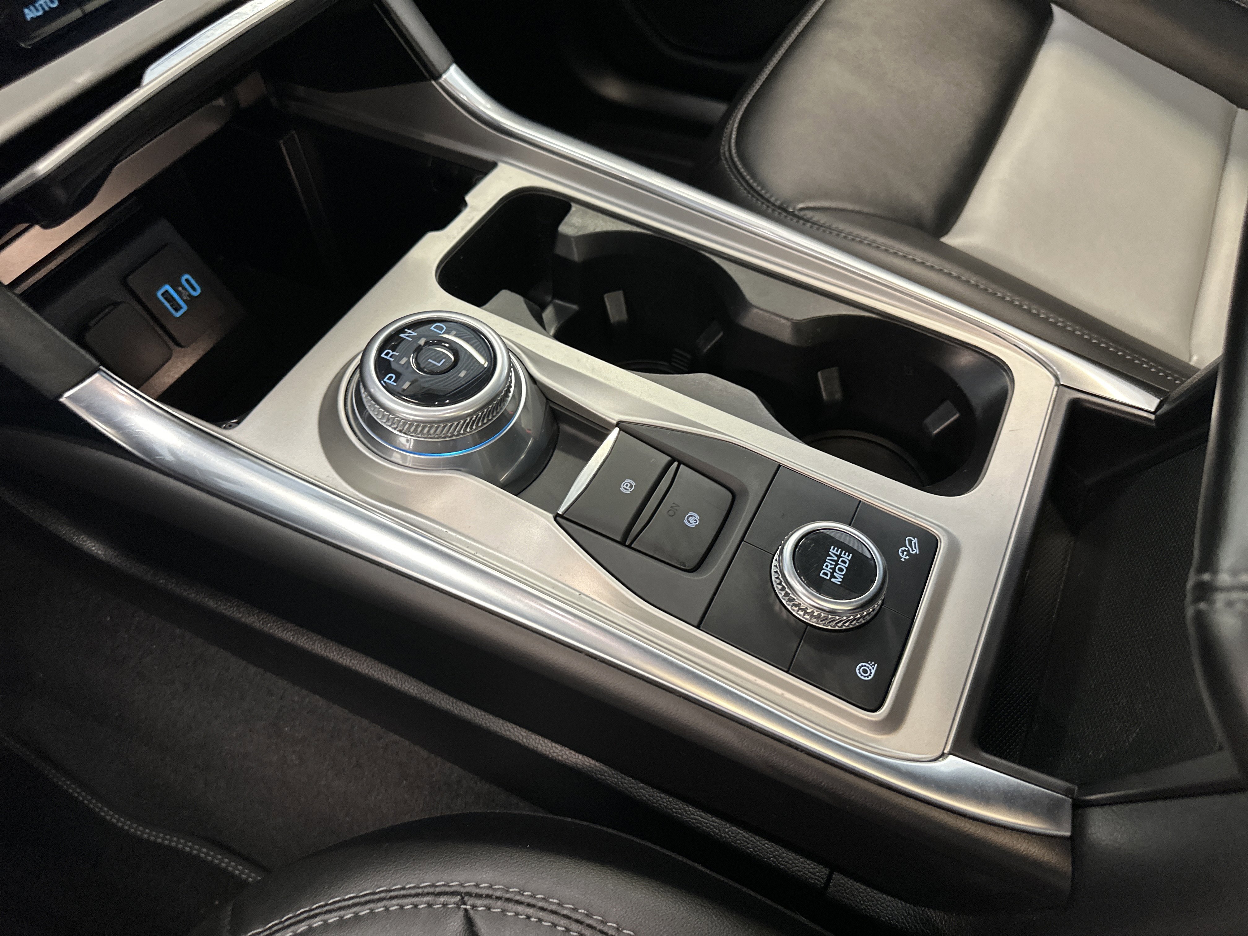 Certified 2023 Ford Explorer XLT w/ Equipment Group 202A image 32