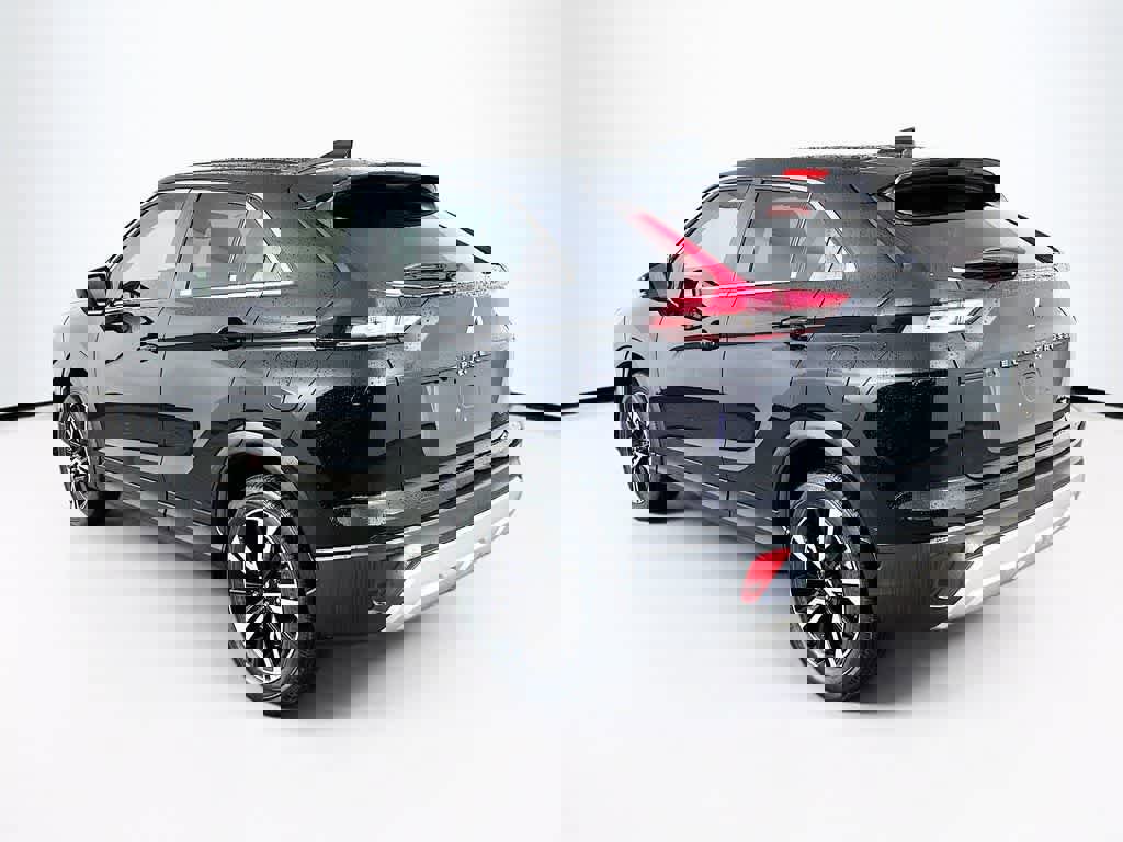 Used 2024 Mitsubishi Eclipse Cross SE image 3