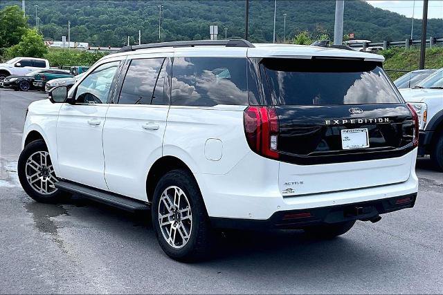Certified 2025 Ford Expedition Active AWD/4WD image 12