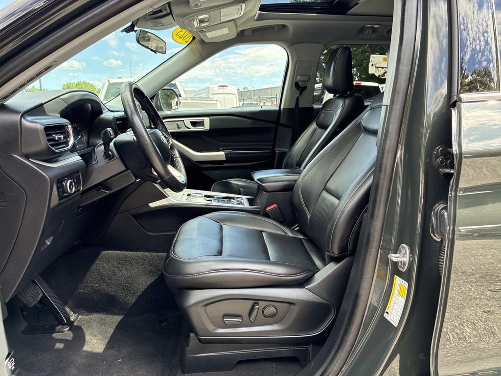Certified 2023 Ford Explorer XLT w/ Equipment Group 202A AWD/4WD image 23