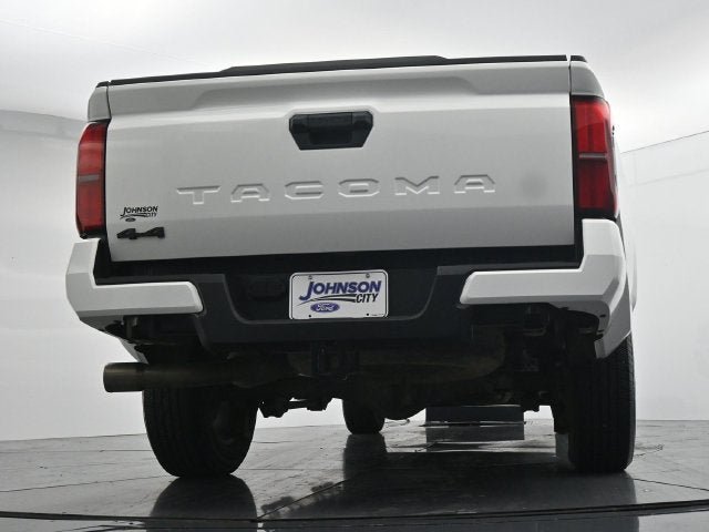 Used 2024 Toyota Tacoma SR5 AWD/4WD image 39
