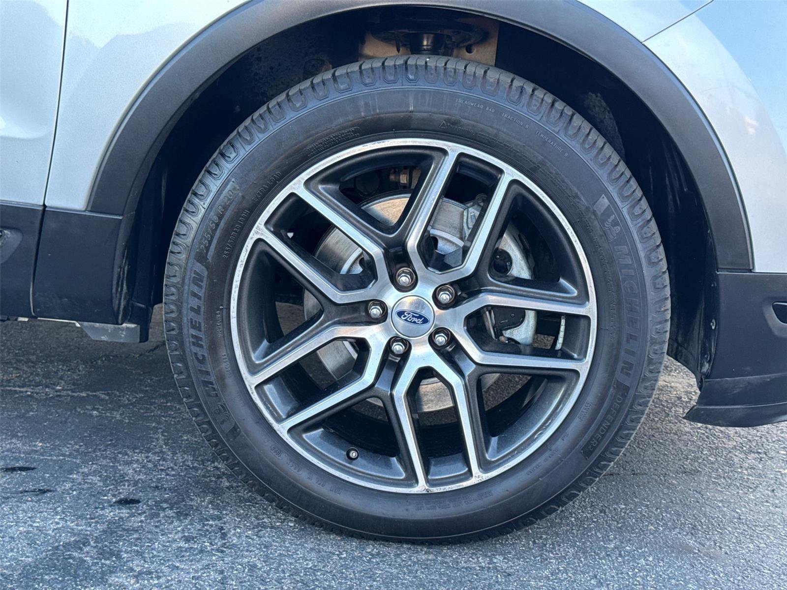 Certified 2019 Ford Explorer Sport image 11