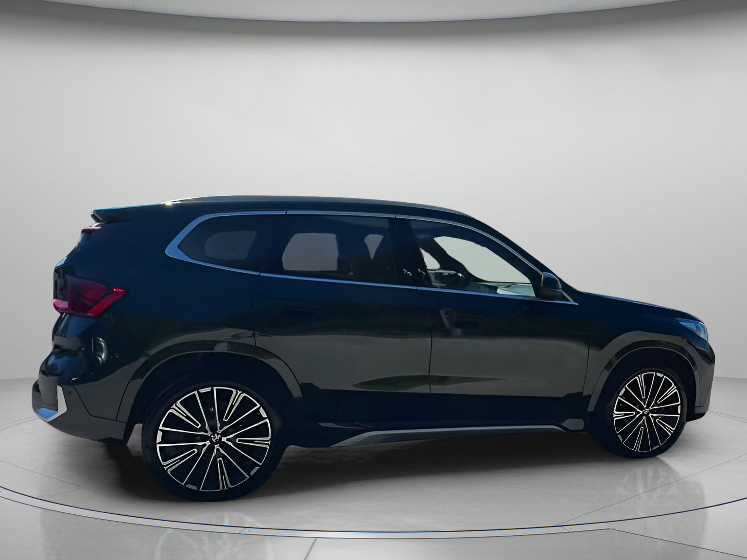 Used 2025 BMW X1 xDrive28i w/ Convenience Package image 24