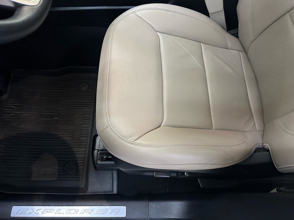 Certified 2022 Ford Explorer Limited w/ Equipment Group 301A image 23