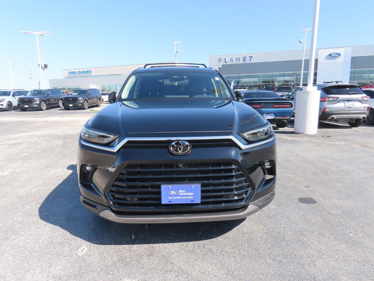 Used 2025 Toyota Grand Highlander AWD image 4