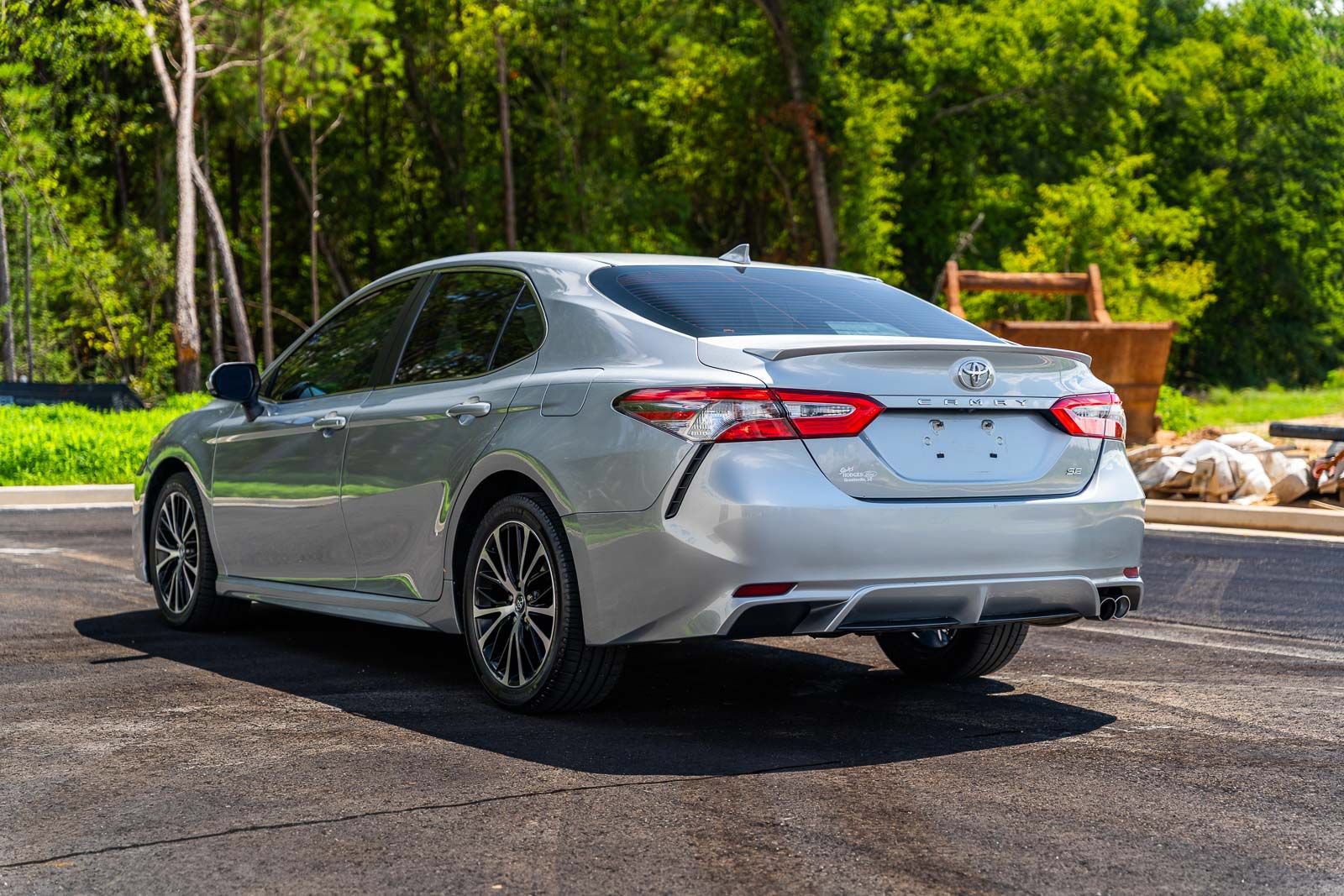 Used 2019 Toyota Camry SE w/ Convenience Package FWD image 5