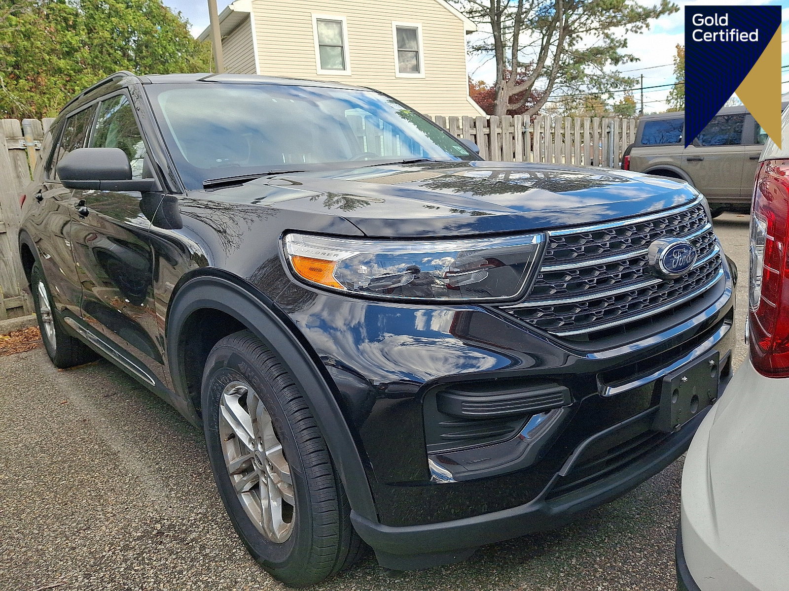 Certified 2022 Ford Explorer XLT image 1