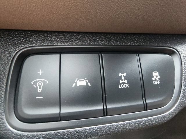 Used 2020 Hyundai Santa Fe SE AWD/4WD image 26