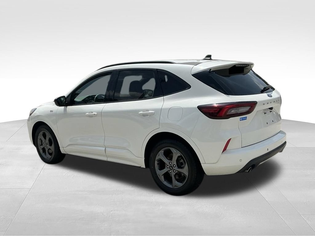Certified 2023 Ford Escape ST-Line w/ Tech Pack #1 FWD image 5