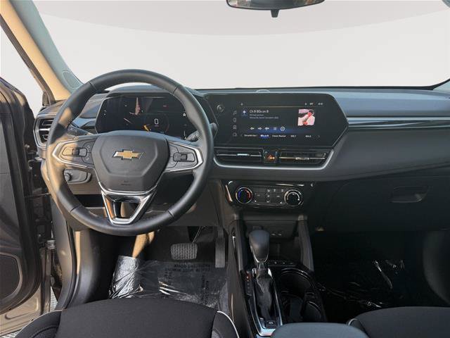 Used 2024 Chevrolet TrailBlazer LT w/ LT Cold Weather Package AWD/4WD image 18