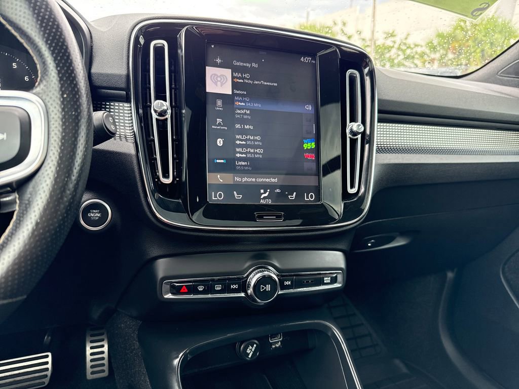 Used 2019 Volvo XC40 T5 R-Design image 18