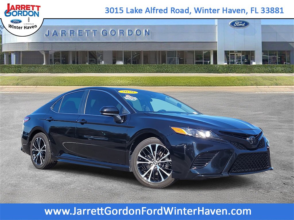 Used 2020 Toyota Camry SE image 1