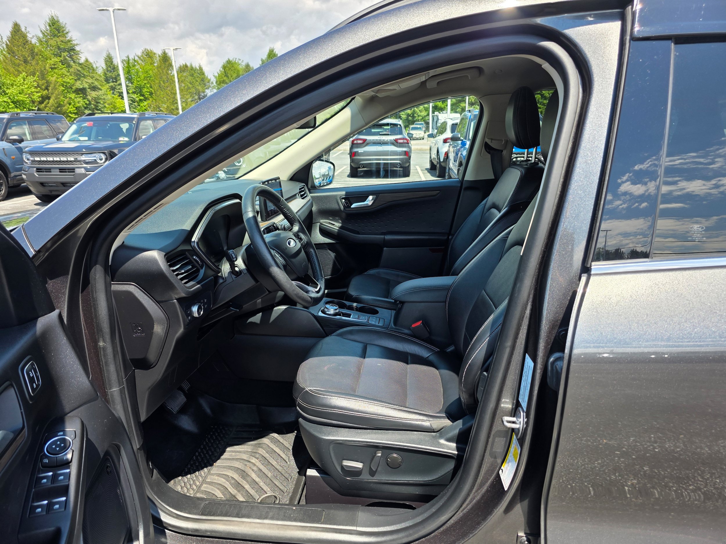 Certified 2020 Ford Escape Titanium FWD image 20
