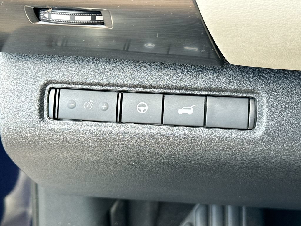 Used 2023 Nissan Pathfinder SL w/ SL Premium Package AWD/4WD image 11
