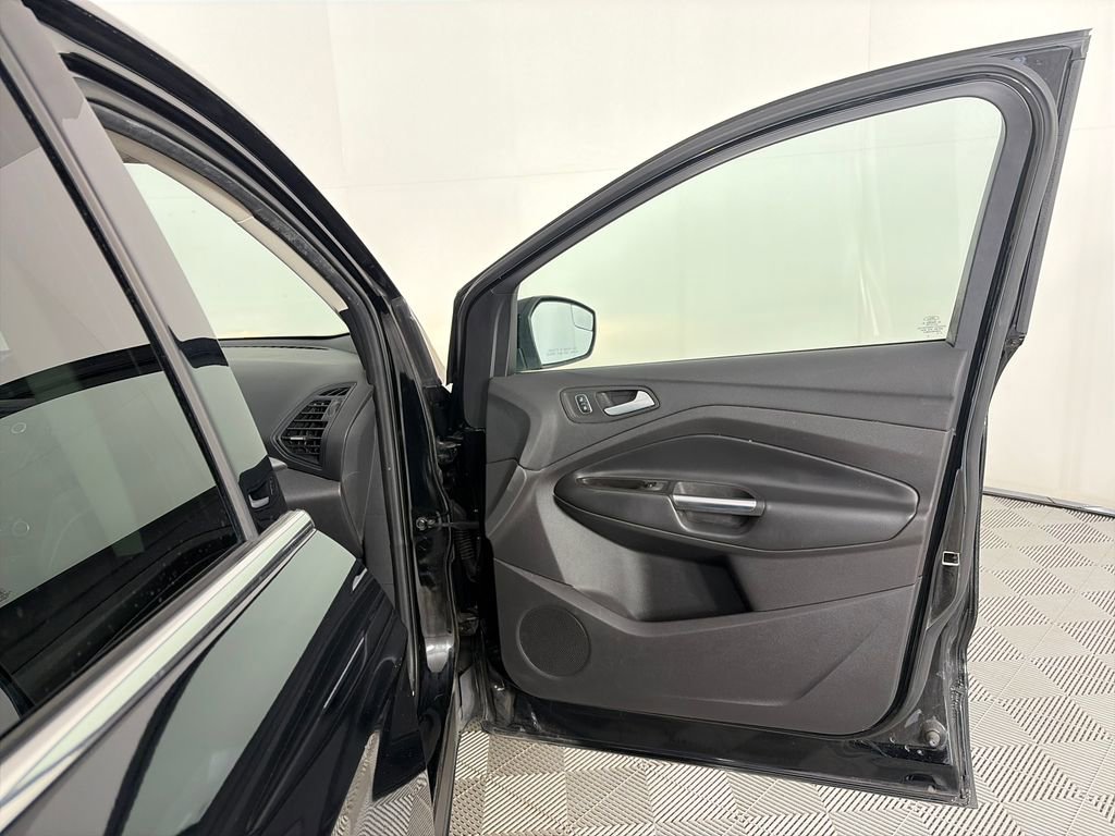 Certified 2017 Ford Escape SE FWD image 29