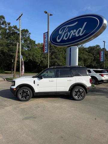 Certified 2025 Ford Bronco Sport Outer Banks w/ Outer Banks Tech Package+ AWD/4WD image 3
