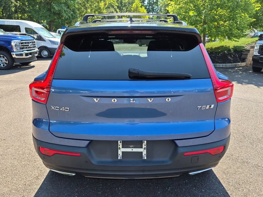 Used 2020 Volvo XC40 T5 R-Design w/ Protection Package Premier AWD/4WD image 9