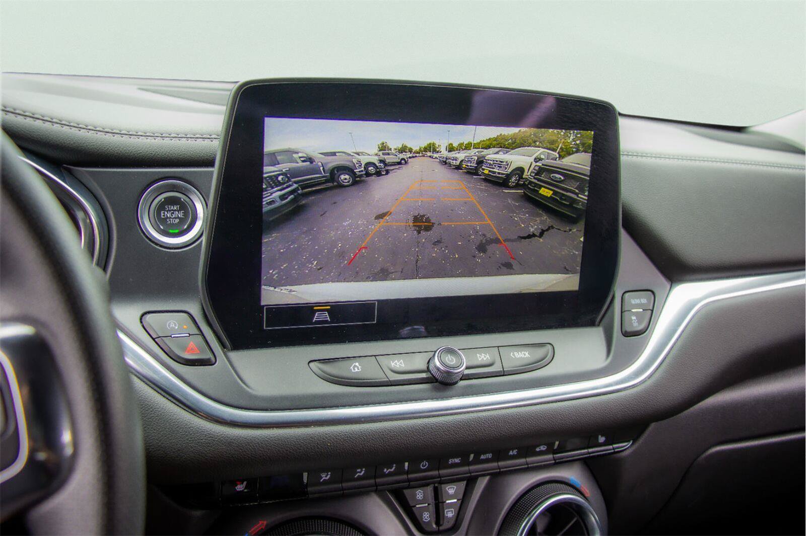 Used 2025 Chevrolet Blazer LT FWD image 13