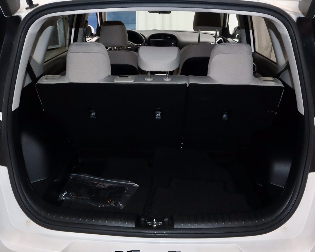 Used 2023 Kia Soul LX w/ LX Technology Package FWD image 13