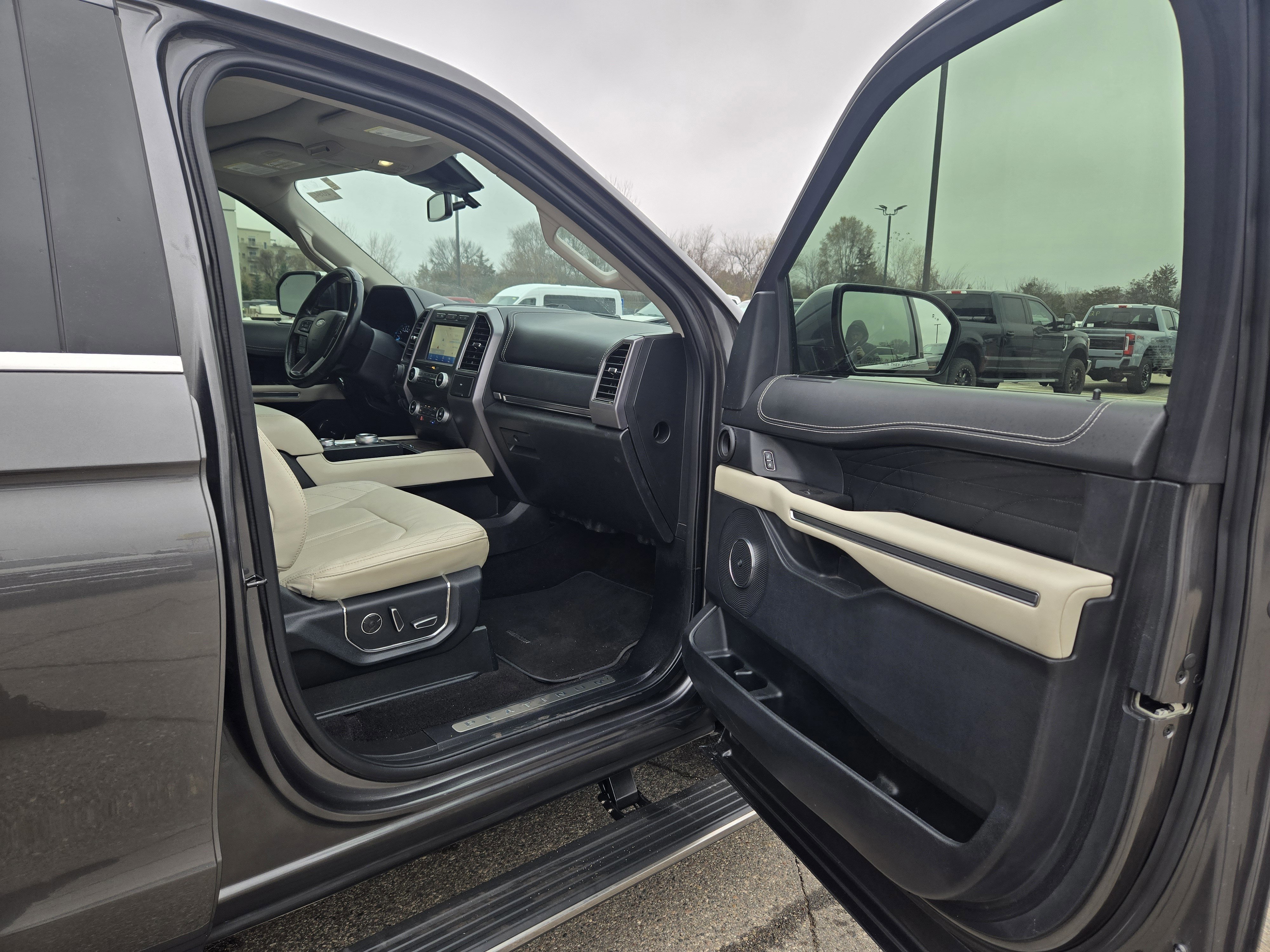 Certified 2021 Ford Expedition Platinum image 19