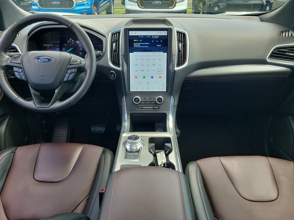 Certified 2022 Ford Edge Titanium w/ Equipment Group 301A AWD/4WD image 11
