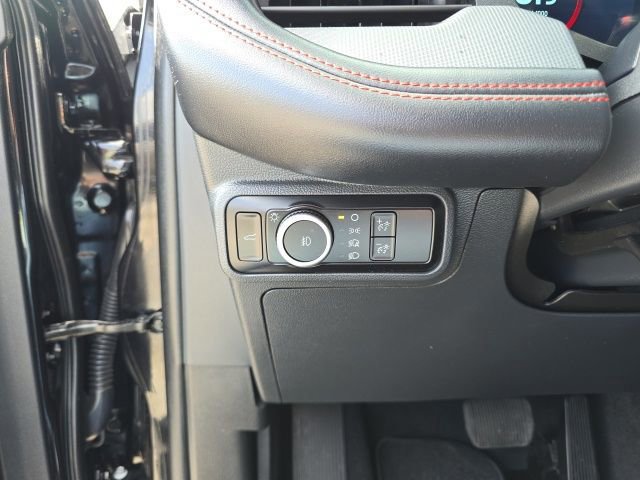 Certified 2025 Ford Explorer ST-Line w/ ST-Line Street Pack image 24