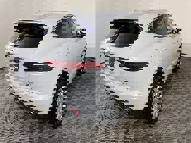 Used 2019 Jaguar E-PACE SE image 7