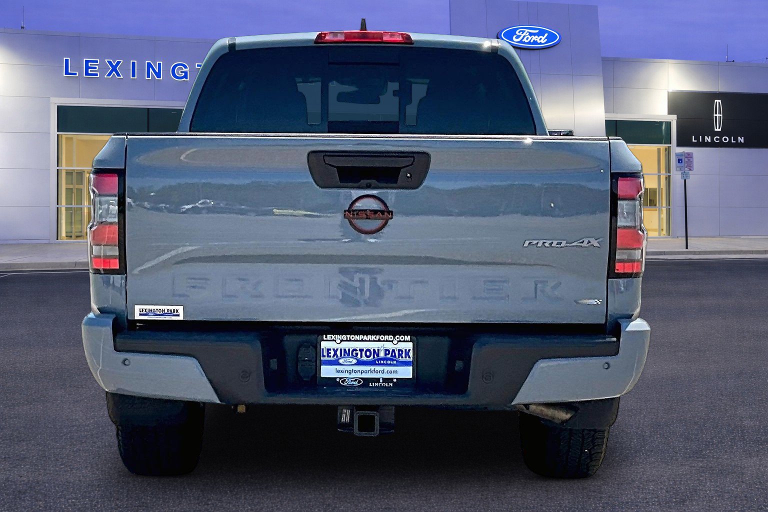 Used 2023 Nissan Frontier PRO-4X w/ Pro Convenience Package AWD/4WD image 6