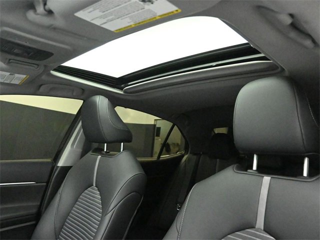 Used 2024 Toyota Camry SE image 19