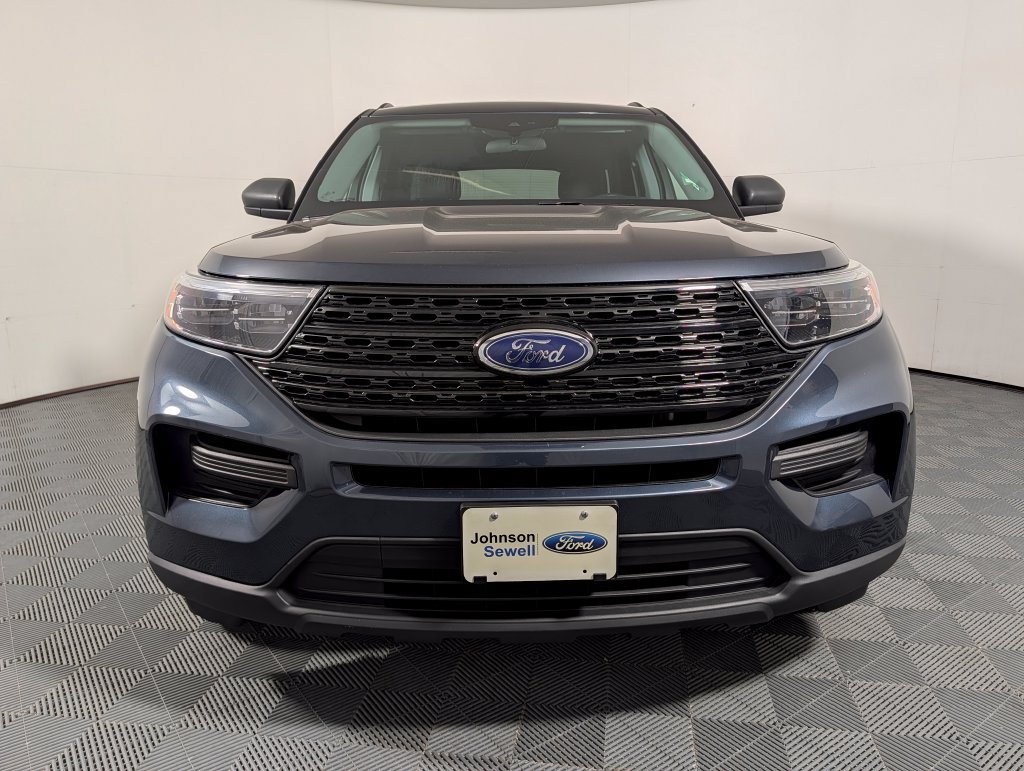 Certified 2023 Ford Explorer XLT AWD/4WD image 3
