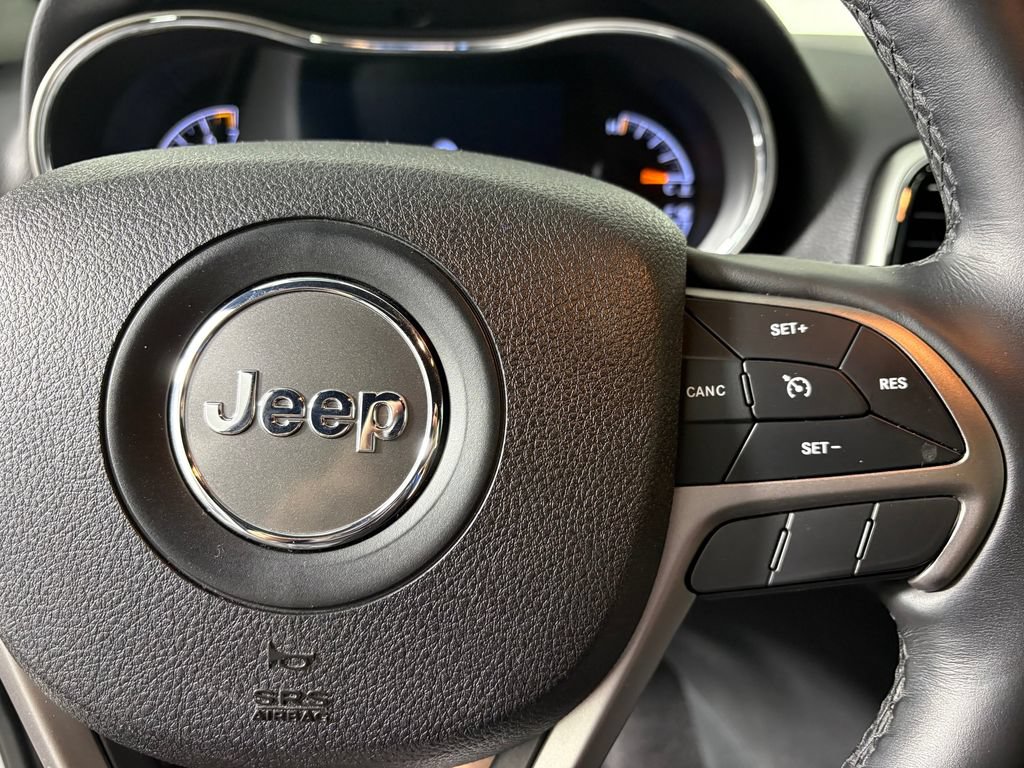 Used 2018 Jeep Grand Cherokee Altitude AWD/4WD image 23