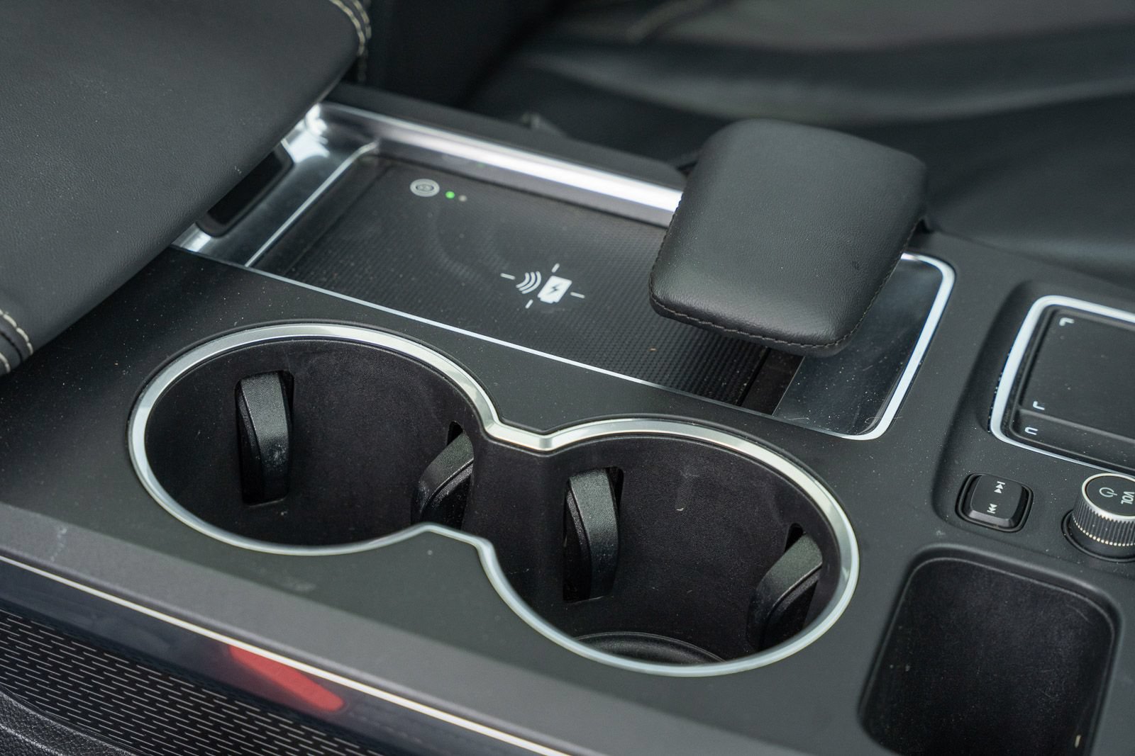 Used 2022 Acura MDX w/ Technology Package FWD image 18