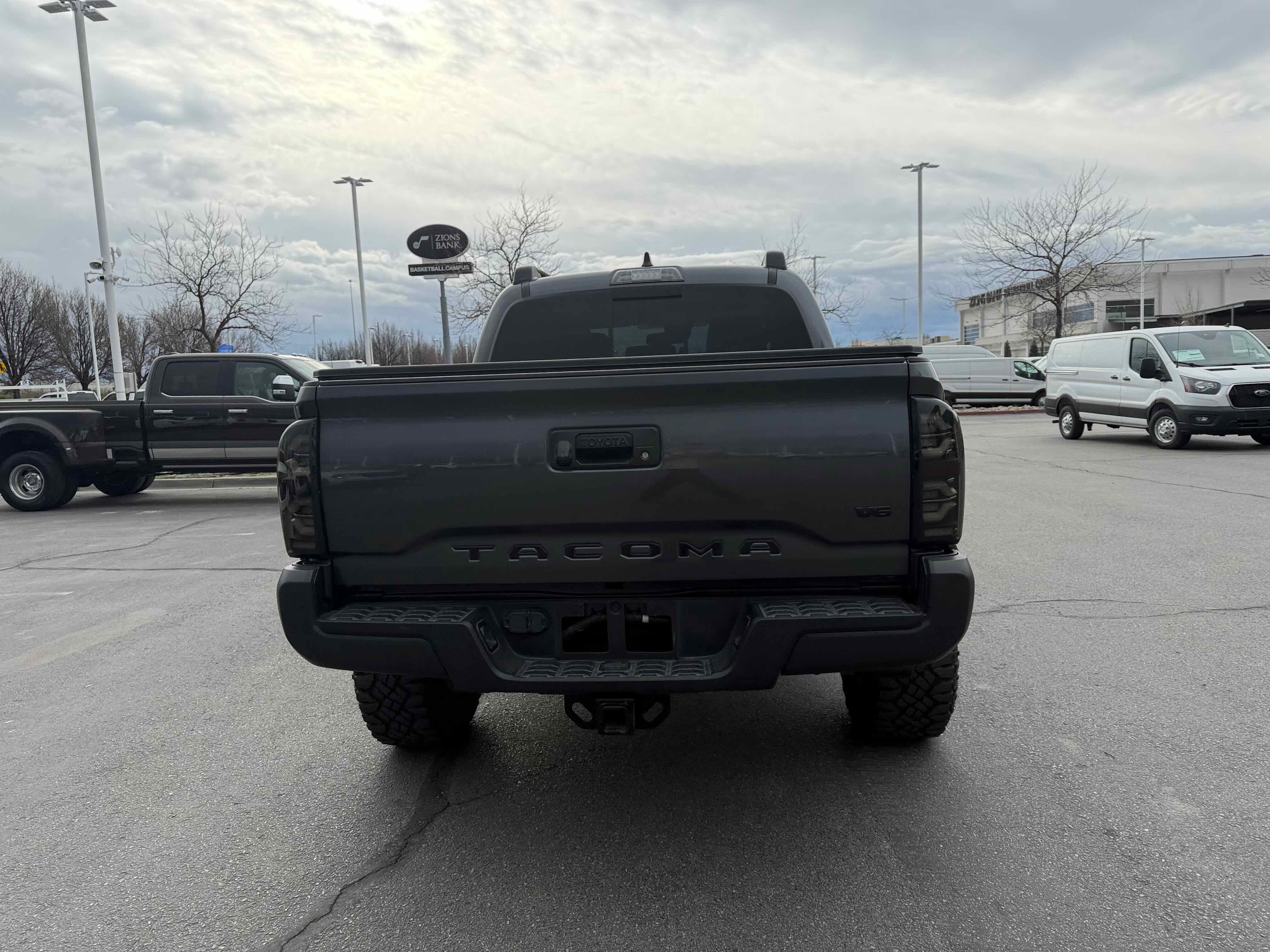 Used 2022 Toyota Tacoma TRD Off-Road image 4