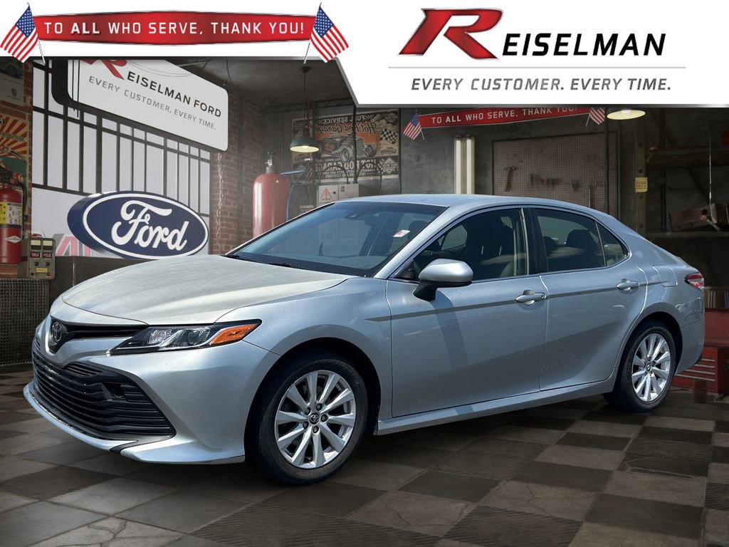 Used 2018 Toyota Camry LE FWD image 1