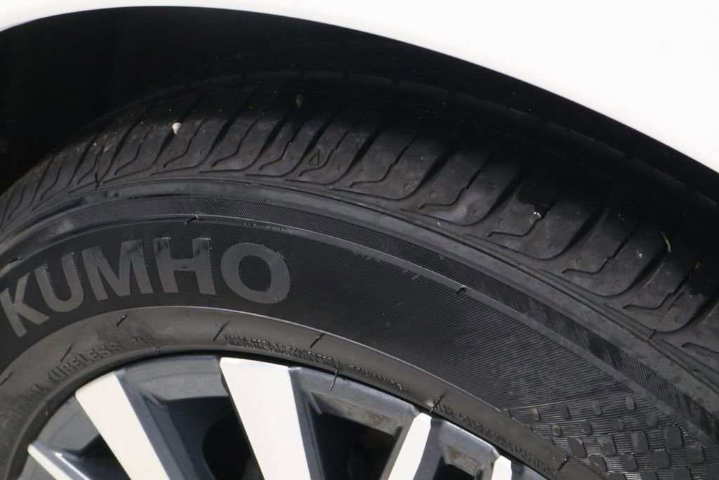 Used 2025 Nissan Altima 2.5 SV image 19