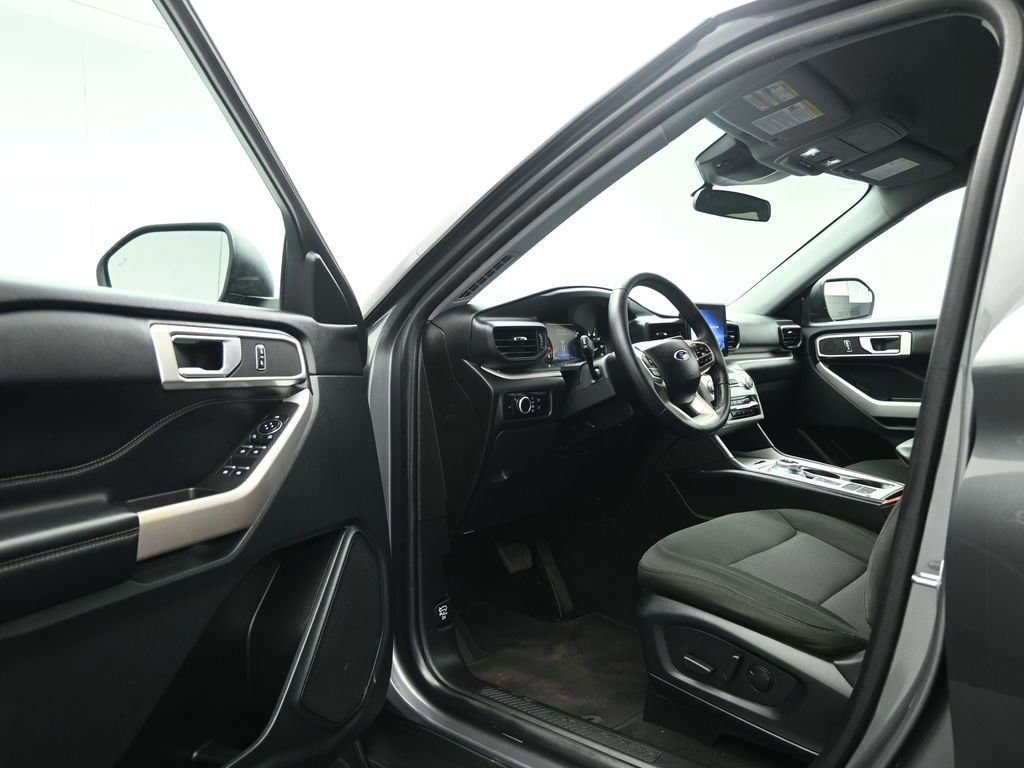 Certified 2023 Ford Explorer XLT image 35