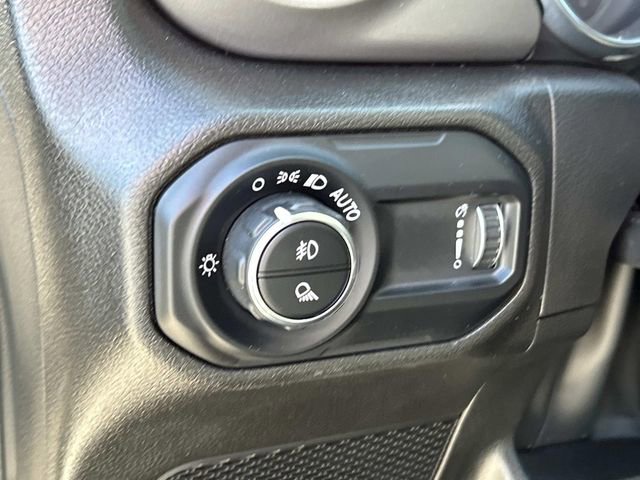 Used 2023 Jeep Gladiator Sport image 31