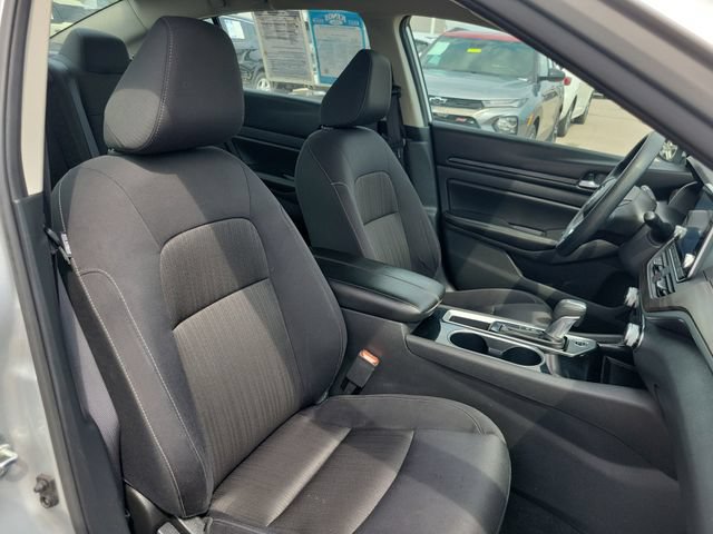 Used 2024 Nissan Altima 2.5 SV FWD image 23