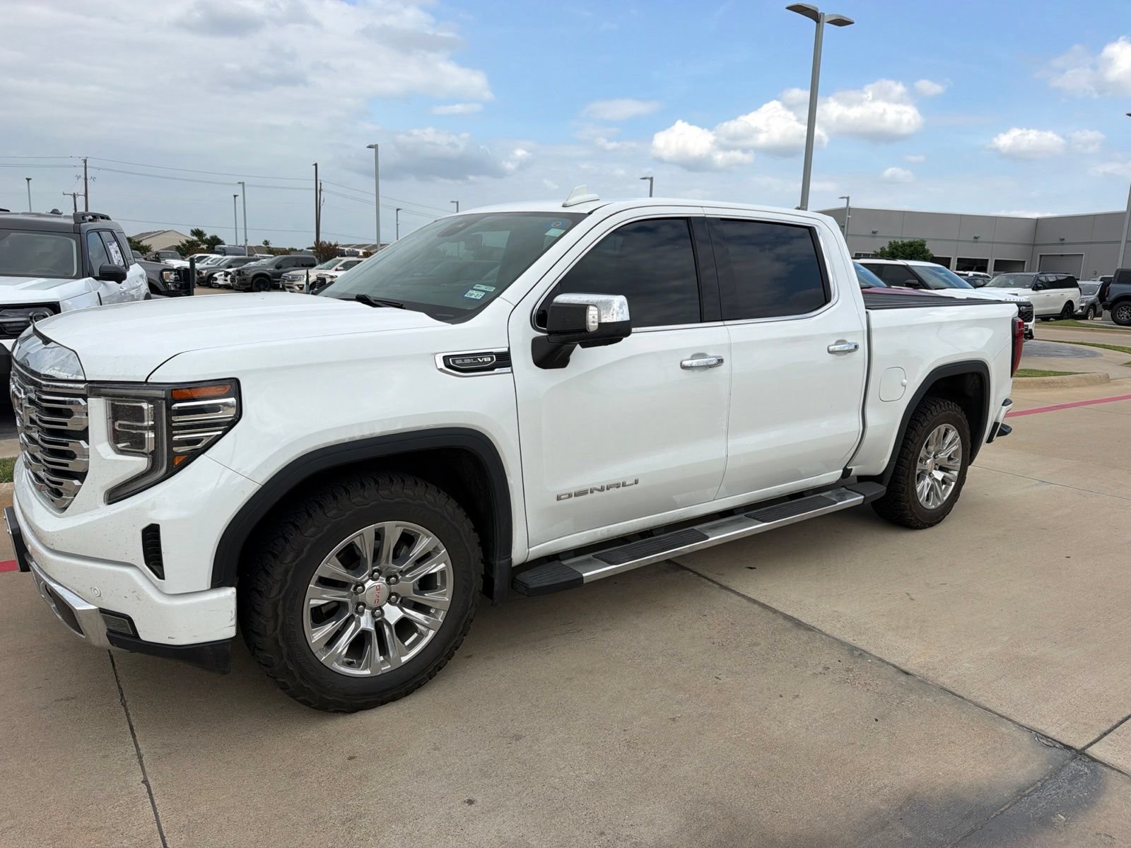 Used 2023 GMC Sierra 1500 Denali RWD image 2