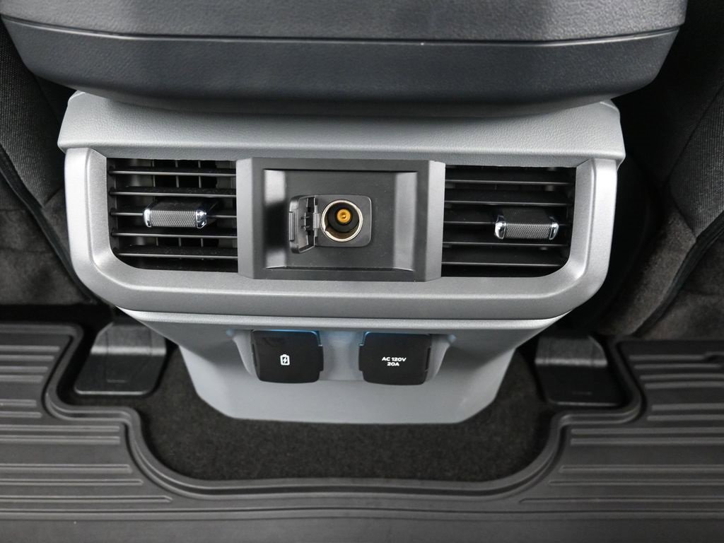 Certified 2022 Ford F150 XLT w/ Equipment Group 302A High image 16