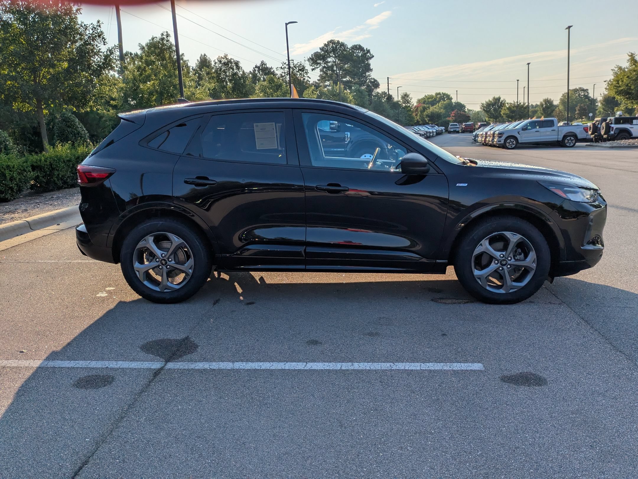 Certified 2024 Ford Escape ST-Line w/ Tech Pack #1 FWD image 3