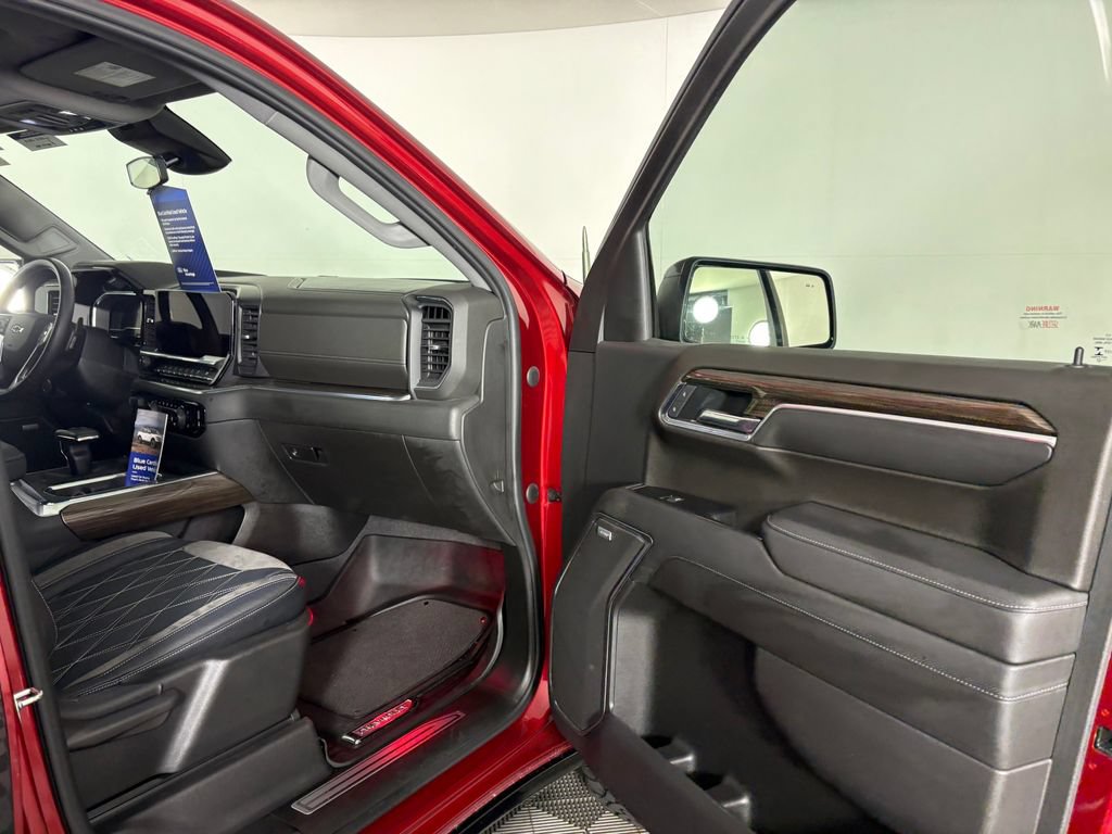 Used 2022 Chevrolet Silverado 1500 RST AWD/4WD image 35