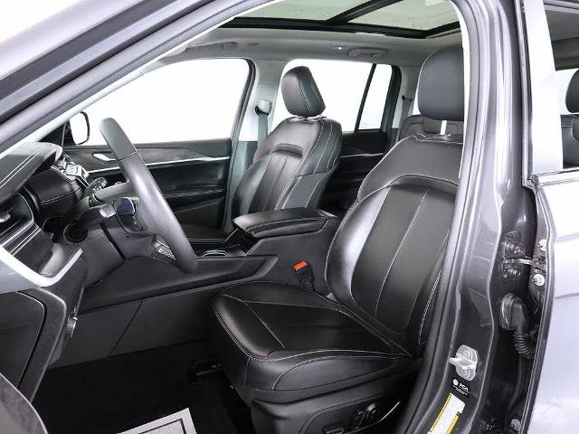Used 2024 Jeep Grand Cherokee Limited AWD/4WD image 13
