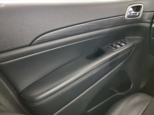 Used 2020 Jeep Grand Cherokee Altitude AWD/4WD image 29