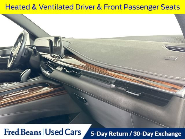 Used 2023 Cadillac Escalade ESV Premium Luxury AWD/4WD image 38